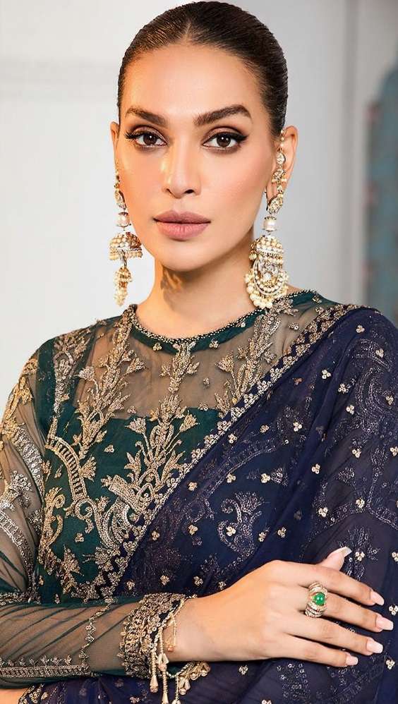 D no-10207 by Hits Zaha